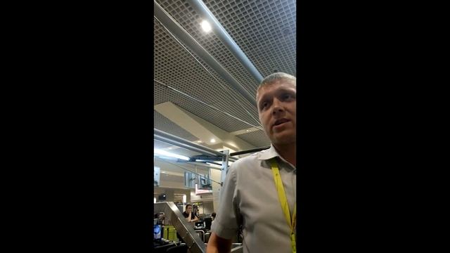 Сотрудники авиакомпании S7 предлагают выкинуть в урну святую воду!