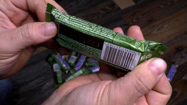 Snickers Hazelnut Box - Unboxing