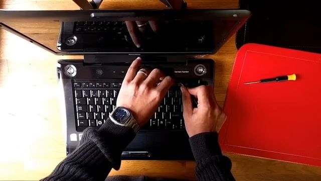 Toshiba Satellite A300 A350 Keyboard, Battery, hard disk, memory Replacement Repair |SIEPONLINE| смотреть онлайн