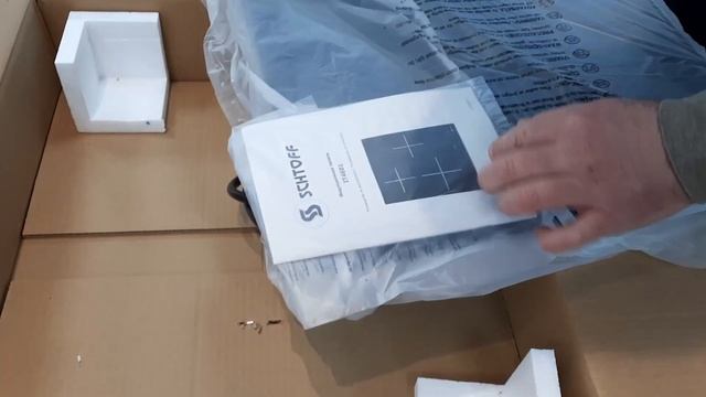 SCHTOFF IT4601 - новая индукционная стеклокерамическая панель. Три зоны нагрева. Смотрим распаковку смотреть онлайн