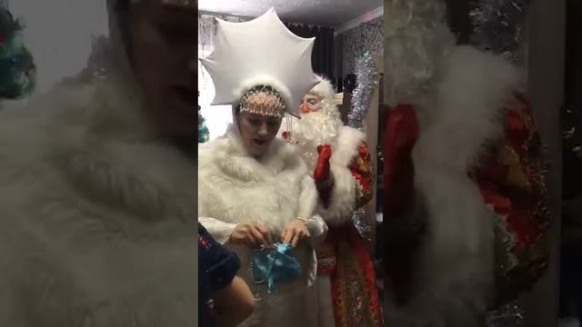 Поздравление Деда Мороза и Снегурочки смотреть онлайн