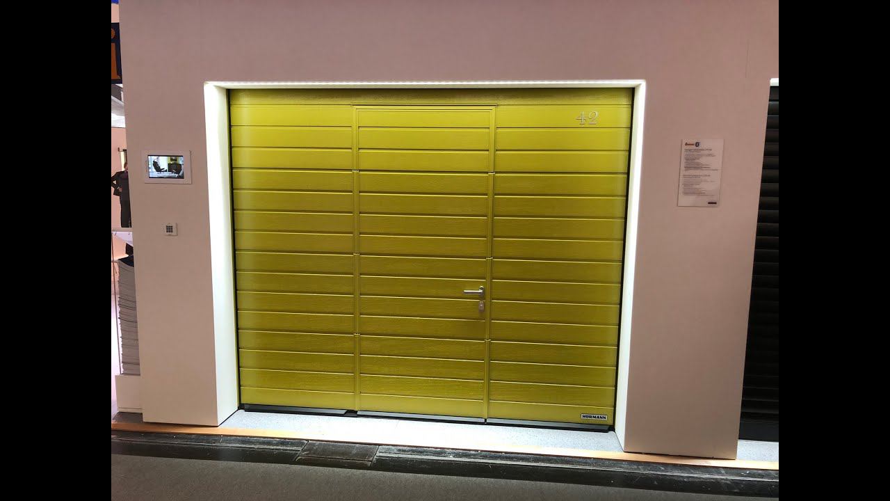 Выставка BAU 2019. Гаражные ворота с калиткой смотреть онлайн