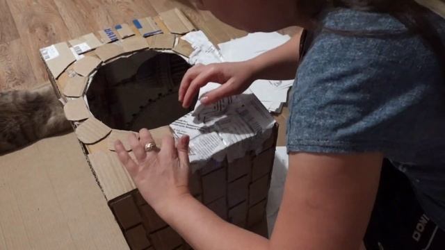 Домик из коробки для кота.DYI своими руками.