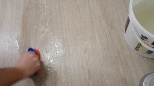 Чем очистить грязный линолеум?