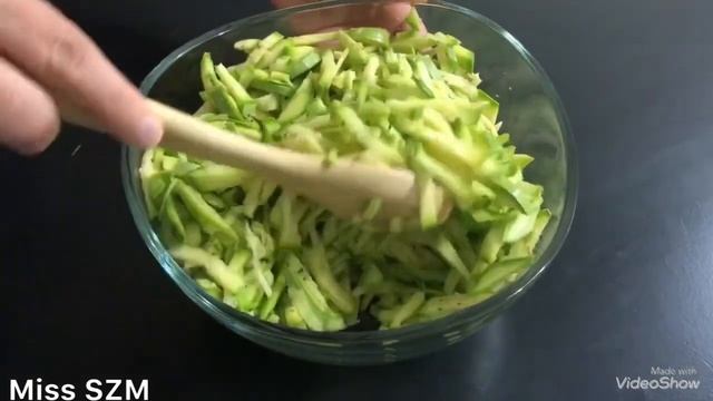 ЗАПЕКАНКА ИЗ КАБАЧКОВ С КУРИЦЕЙ/ ZUCCHINI CASSEROLE WITH CHICKEN смотреть онлайн