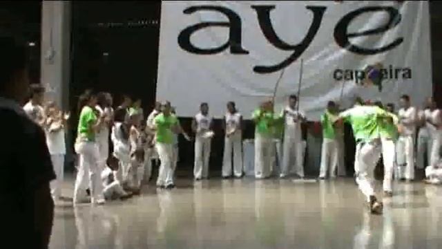 Ayê capoeira Troca de corda 2011 ( Instrutor Índio) смотреть онлайн