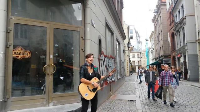 Поем в Риге смотреть онлайн