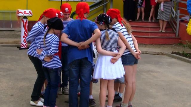 Танцевальный коллектив Экстрим-Стайл в гостях у д/с Солнышко г.Тутаев смотреть онлайн