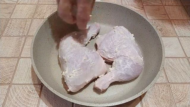Куриные окорочка в духовке с картошкой. Рецепт. смотреть онлайн