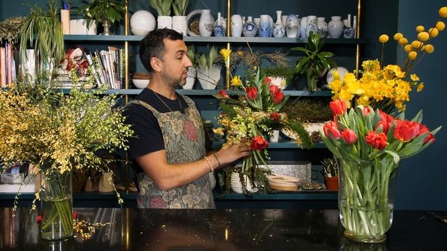 Как работать с тюльпанами. Каркасный букет из весенних цветов. #ДмитрийТуркан #магияфлористики смотреть онлайн