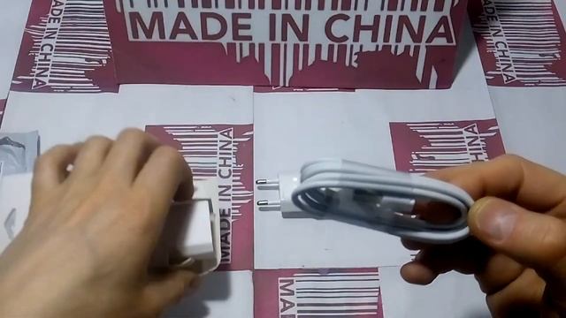 Зарядное устройство для телефонов XIAOMI 5V/2A смотреть онлайн