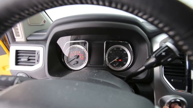 2016 Nissan Titan XD: Cold Start | Edmunds Road Trip смотреть онлайн