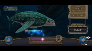 Китовая акула и большая белая акула в игре Hungry Shark World.