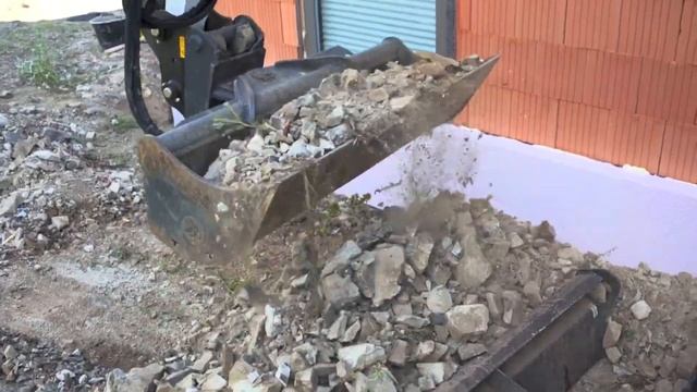 Новое навесное оборудование Bobcat для благоустройства