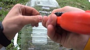 Простой самодельный ручной умывальник из бутылки и шприца  Diy поделки