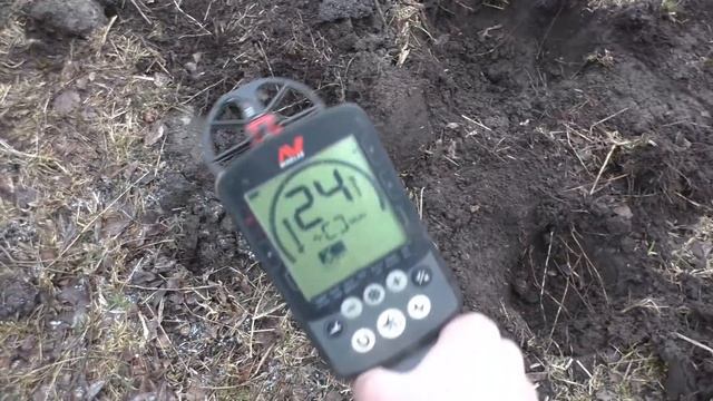 НАШЕЛ КЛАД СЕРЕБРЯНЫХ МОНЕТ С МЕТАЛЛОИСКАТЕЛЕМ! ОТКОПАЛ КЛАД СЕРЕБРА В УРОЧИЩЕ КОП ПО СТАРИНЕ смотреть онлайн