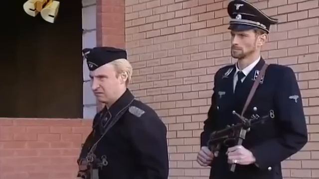 6 кадров - Немцы на стройке