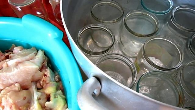 Тушёнка из бройлера в обычной кастрюле смотреть онлайн