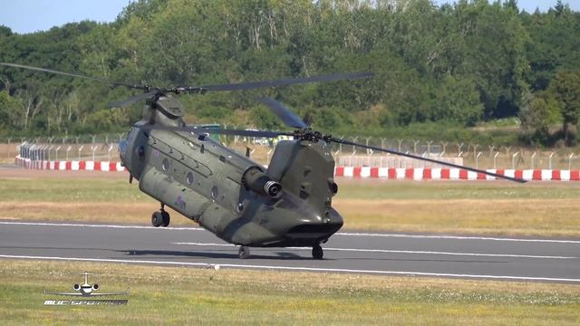 (4K) Boeing Chinook HC4 Royal Air Force ZA681 long Wheelie backwards RAF Fairford RIAT 2022 AirShow смотреть онлайн