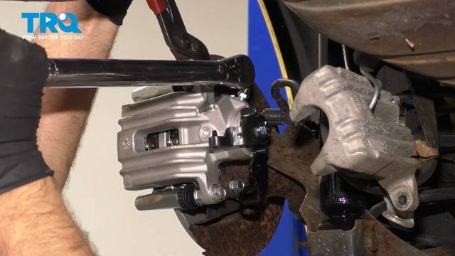 How to Replace Rear Caliper 1998-2010 Volkswagen Beetle смотреть онлайн