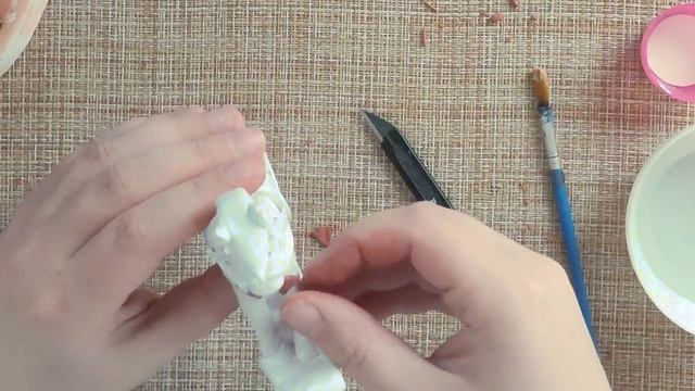 Новогодние лошадки. Процесс создания ёлочных игрушек из пенополистирола и массы для моделирования. смотреть онлайн