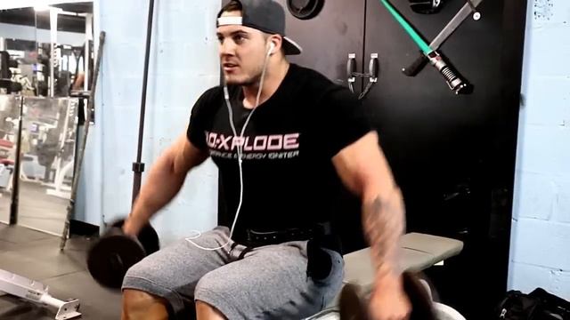 20 YEAR OLD BODYBUILDER BLAKE CORNETT TRAINS DELTS смотреть онлайн