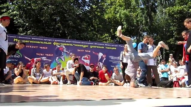 3DFriends vs ХуЛы Crew смотреть онлайн