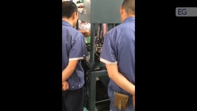 Двухшпиндельный станок для нарезки резьбы в гайках DGS-40Z