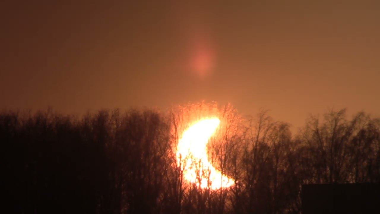 Солнечное затмение из окна МАОУ "Гимназия "Краснообская" 25.10.2022 смотреть онлайн