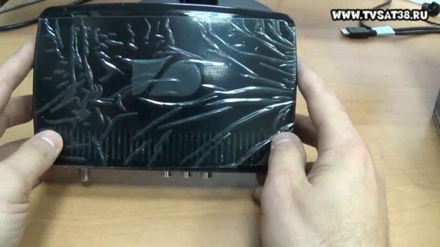 Распаковка, внешний вид и комплектность спутникового приемника Триколор GS B210. смотреть онлайн