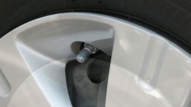 2012 NISSAN Sentra - Tire Pressure Monitoring System смотреть онлайн