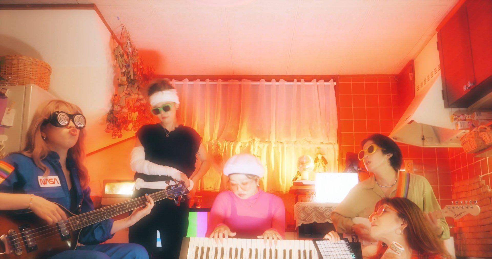 Японская комедийная драма, Citypop и FutureFunk в прямом эфире впервые