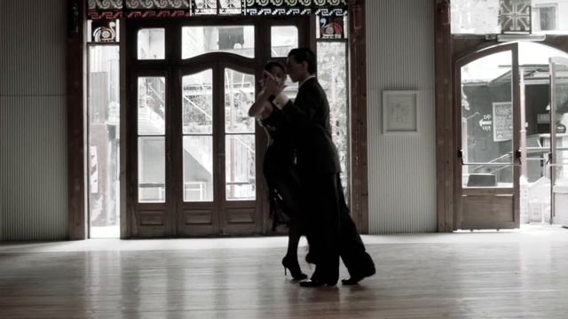 BUSCANDOTE - Gloria y Eduardo Arquimbau con El Cachivache Quinteto смотреть онлайн