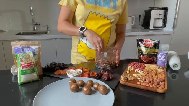 Самый Легкий Десерт за 5 Минут Без Выпечки | Вкусные Домашние Конфеты из сухофруктов и орехов смотреть онлайн