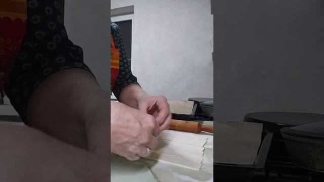 Сырные палочки с кунжутом. смотреть онлайн