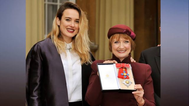 Who is Tessa Jowell’s daughter Jess Mills Songwriter and musician who campaigned with her смотреть онлайн