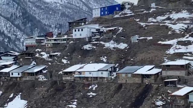 Цунта, село ХУТРАХ, высокогороное село, снежные горы. смотреть онлайн