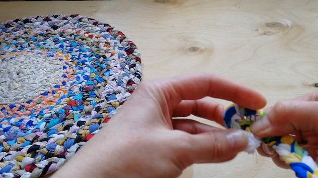 Как избавиться от ненужных вещей. (Коврик как у бабушки) ( Carpet Made Of Knitwear )