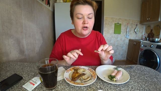 Легкий перекус для ИДЕАЛЬНОЙ фигуры) Изумительный МУКБАНГ куриные крылышки и рулетики из ветчины) смотреть онлайн