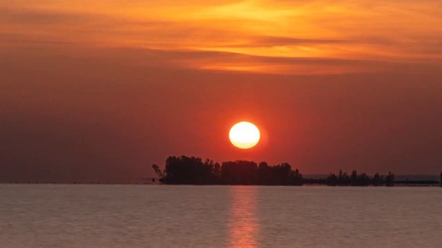 Солнце садится за Тань-Вань