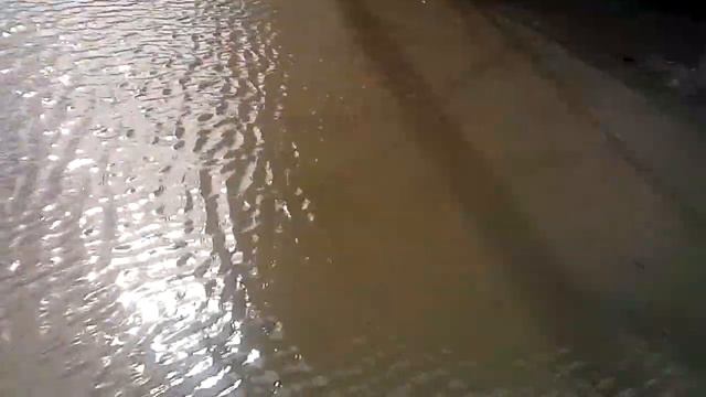 Вот ОГРОМНЫЙ ЛУЖИ смотреть онлайн