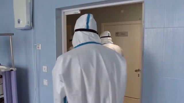 Не все герои носят плащи - CELEBRITY GROUP смотреть онлайн