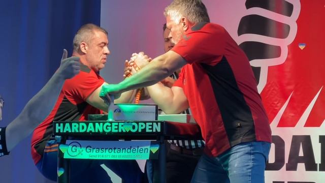 John Brzenk vs Engin Terzi - Legend Armwrestling Match смотреть онлайн