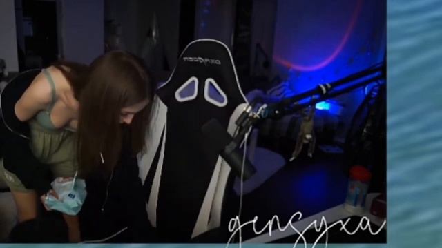 ГЕНСУХА ПАЛИТ С*СОК НА СТРИМЕ / ГЕНСУХА, GENSYXA