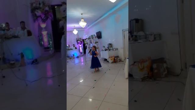 Подарок на свадьбе смотреть онлайн