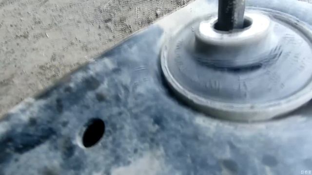 Замена задних сайлентблоков в передних рычагах. VW Polo Sedan.