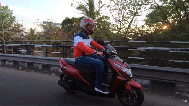 Honda Dio BS-6 v/s TVS Ntorq BS-6 detailed comparison. смотреть онлайн