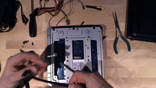 Antec ISK 110 Mini ITX Build Part 2: Time Lapse System Build смотреть онлайн