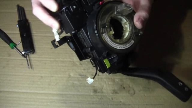 Блок подрулевых переключателей Volkswagen Passat В6 Как снять шлейф , б/у ... смотреть онлайн