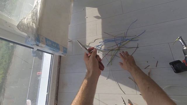 Как скрутить провода китайской "шнягой"? смотреть онлайн